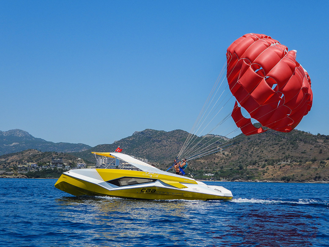 Parasailing 1